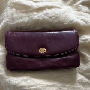 NWOT Chic Vintage Leather Baronet Wallet